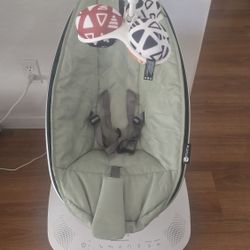 4moms mamaRoo Multimotion Baby Swing