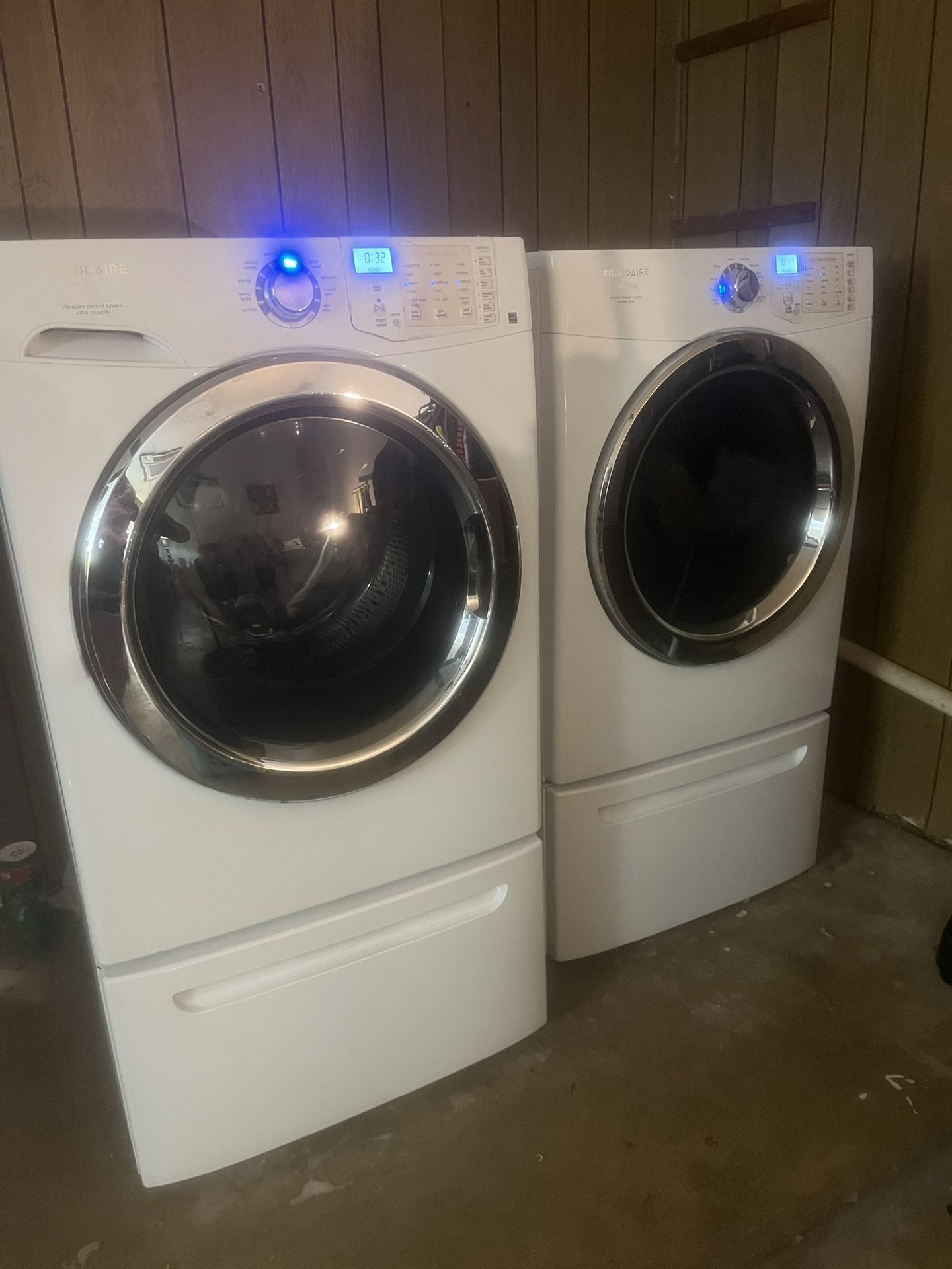 Frigidaire Washer & Dryer