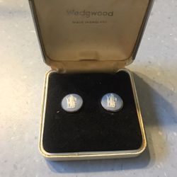 Used excellent  Wedgwood Jasperware Blue silver Earrings w/ original case