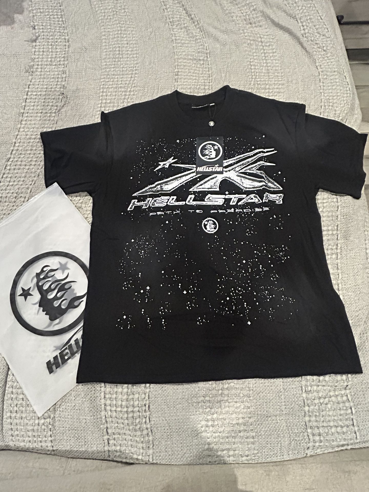 Hellstar T Shirt Men’s Size Large 70$