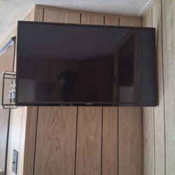 Vizio t v and wall Mont
