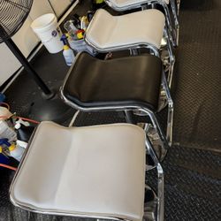 STOOL LUNCH BLACK AND WHITE