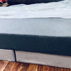 USED KING SIZE MEMORY FOAM MATTRESS ONLY 