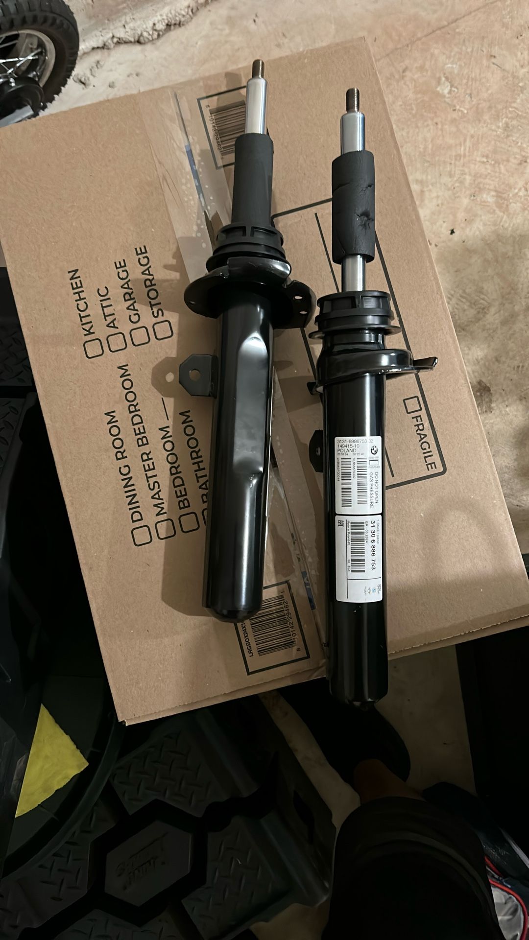 2018 BMW X1 Xdrive Front Struts And Boots