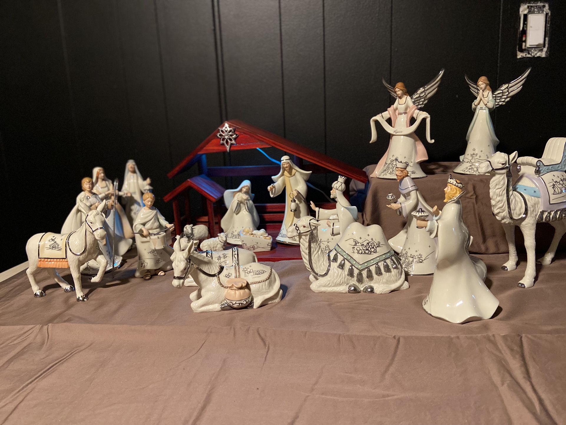 Hawthorne Village Silver Blessings Nativity Set