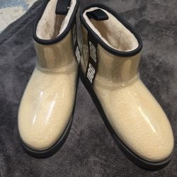NEW UGG Classic Clear Mini Boot Size 9
