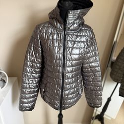 DKNY Metallic Silver Hooded Puffer Jacket 🩶