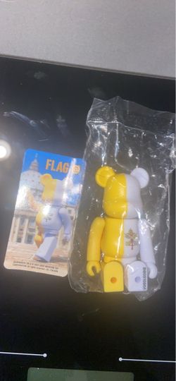 Bearbrick - Flag