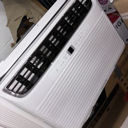 Frigidaire Air Conditioner 28000 Btu 1900 Sq Ft