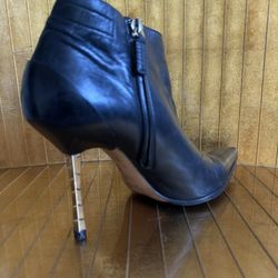 Women’s Black Gucci, Leather Ankle Boots With Chrome Heel