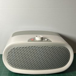 Holmes Desktop Air Purifier 3-Speed HEPA-Type Filter (HAP9240F)   Get fresher, cleaner air with the space-saving design of the Holmes Aer1 Desktop Air