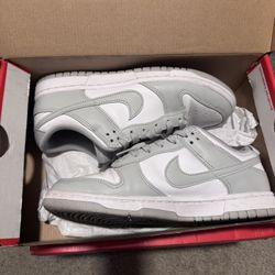 Nike Dunks 7.5 