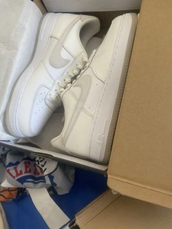 NIKE AIR FORCE SIZE 11 MEN