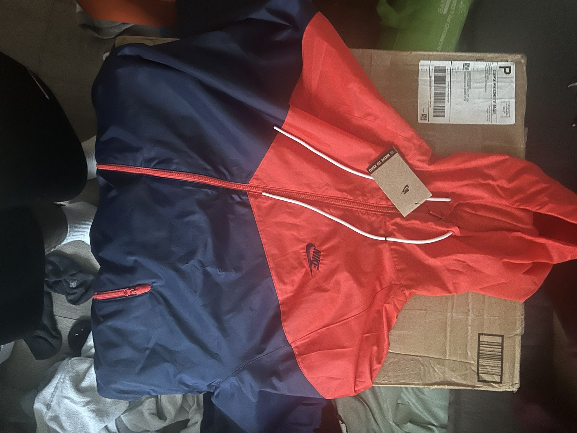 Nike Windbreaker Size Large New