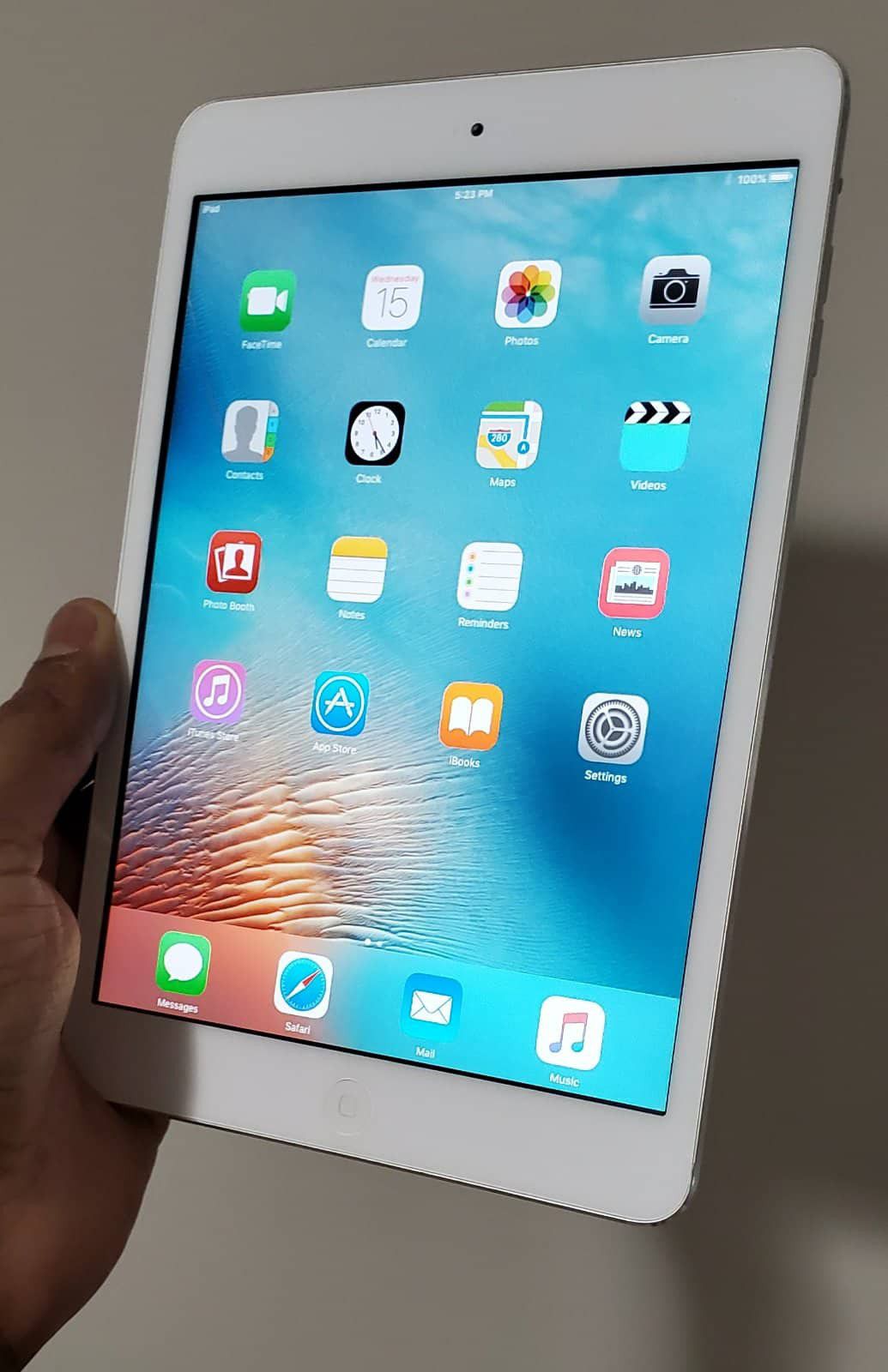 iPad Mini 1 | 1st Generation | Wi-Fi Internet access | 7 inch iPad | Usable with Wi-Fi ONLY