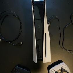 PlayStation 5 Disc Version + 2 Controllers