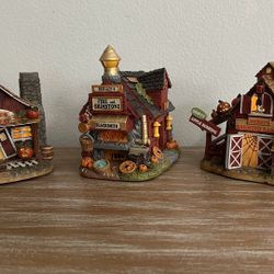 Lot Disney Hawthorne Village Minnie’s  Horace Blacksmith Mickey’s Barn Halloween