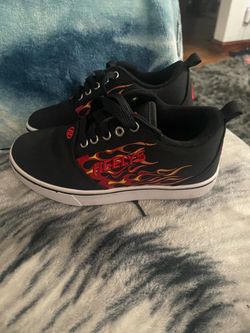 Kids size 2 HEELYS shoe