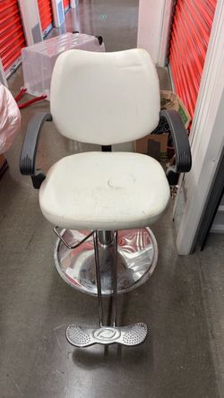 Salon / barber chair