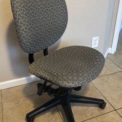 Desk/Office Chair (can Deliver For Free)