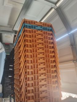 Storage bins with lids