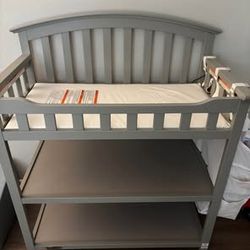 Graco changing table