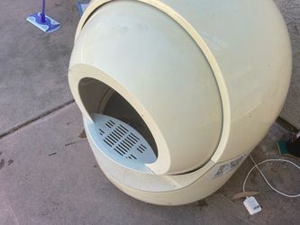 Cat litter box