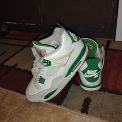 Air Jordan 4 Retro SB Pine Green 