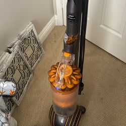 Dyson Vacuum 