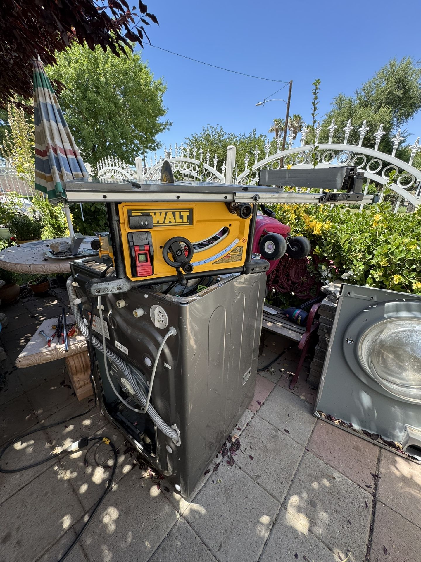Dewalt Table Saw. 15 A.  DWE7491.  Blade 10 Inch 