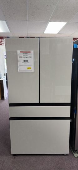 Refrigerator, Samsung new open box with 1 year warranty