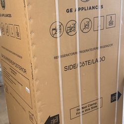 New Unopened GE 21.9 Cu Ft Refrigerator Includes Icemaker; Stainless Steel 
