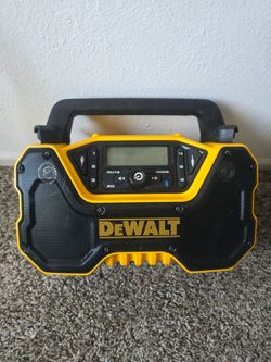 Dewalt DCR028B Stereo / Bluetooth speaker