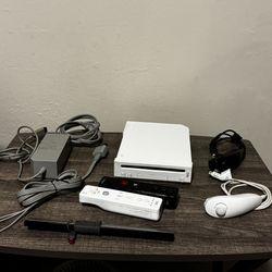 Nintendo Wii Game Console with accessories