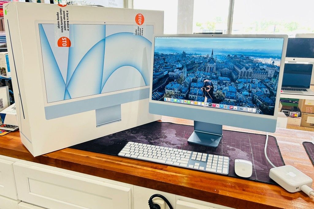 IMAC 24-Inch 2021 Apple M1 16GB 256GB Like New In Box With Keyboard and Mouse