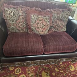 I’m  Selling My Couch And I’m Giving Away Two Free Rugs, But They Need To Be Cleaned And Washed