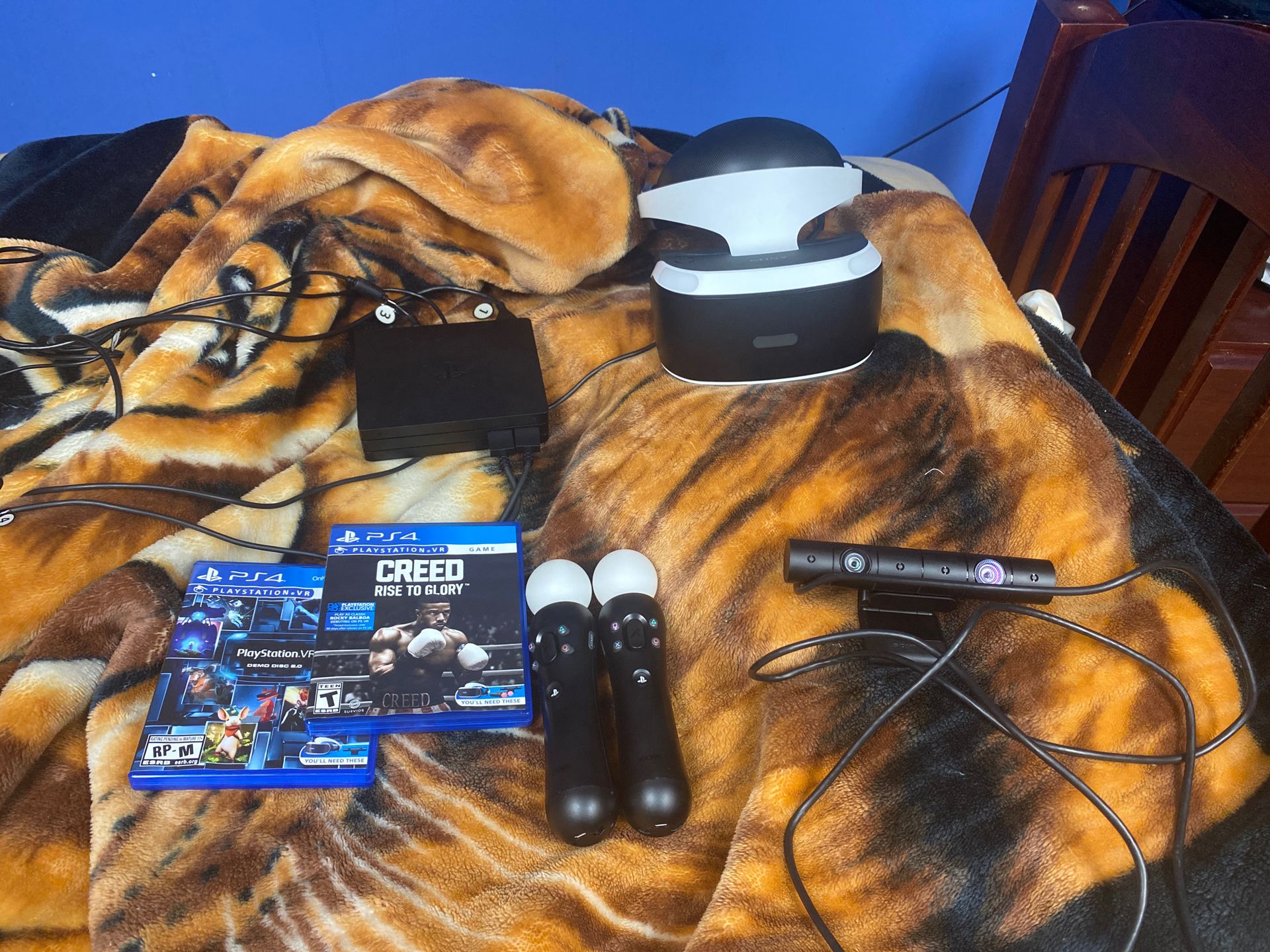 PlayStation VR ( 2 games ) or best offer !