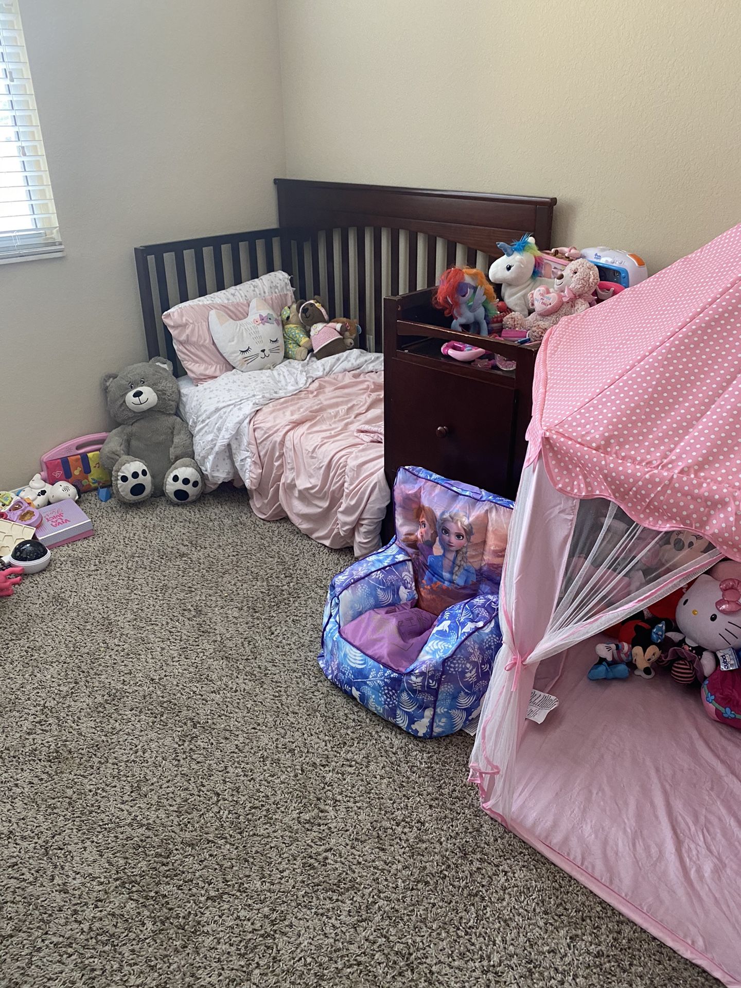 Kids bedroom set
