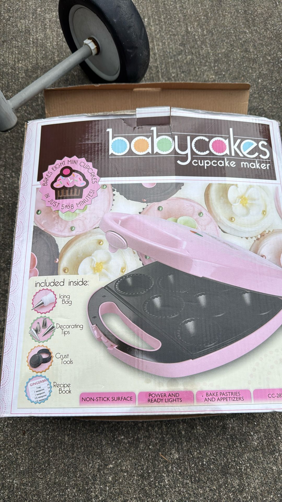 Pink Color Cupcakes Maker Great Condition Used Twice