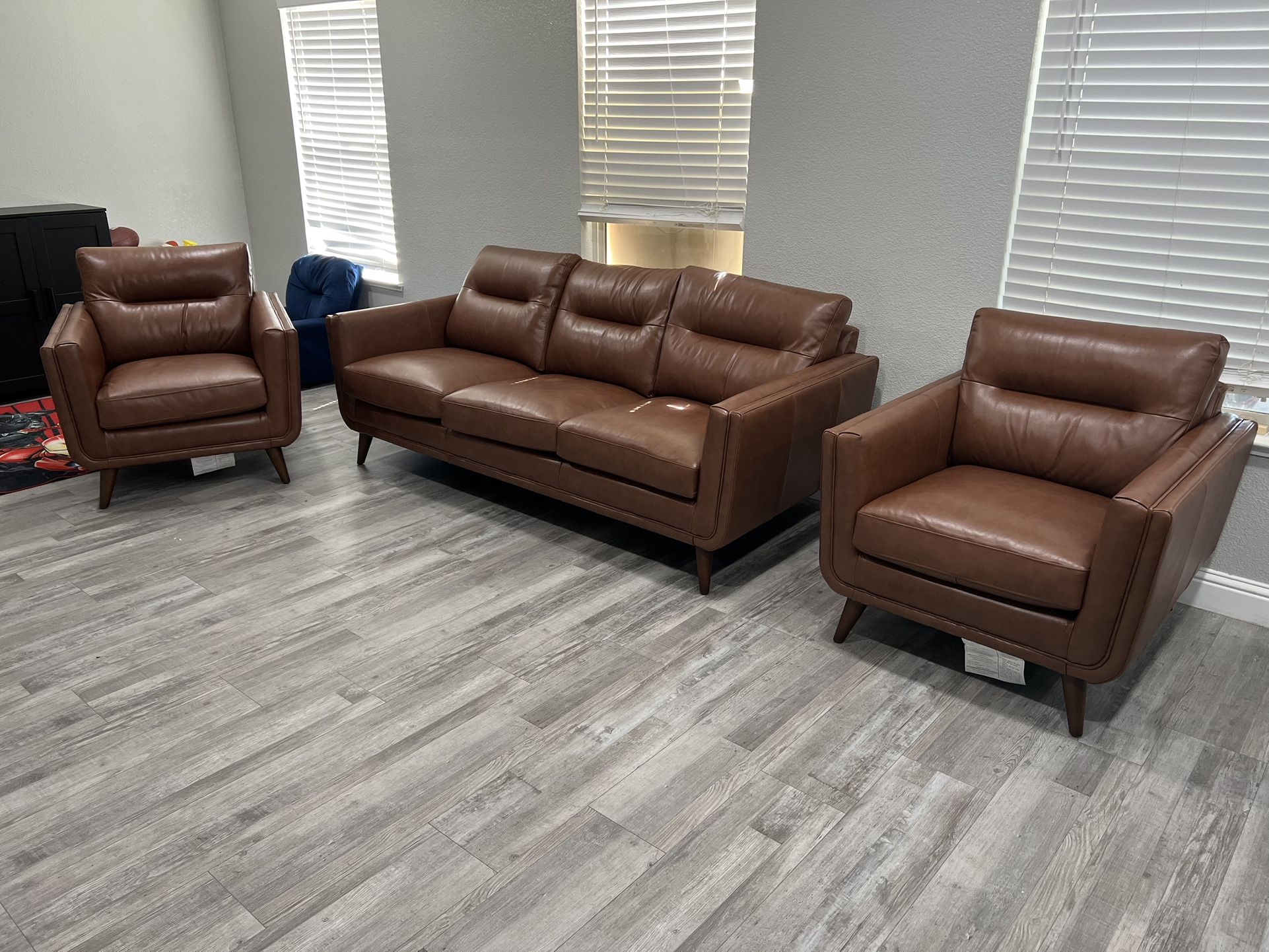 Leather Couch And Two Club Chairs ! Leather Sofa And Chairs ! Top Grain Leather ! Leather Couches Free Delivery