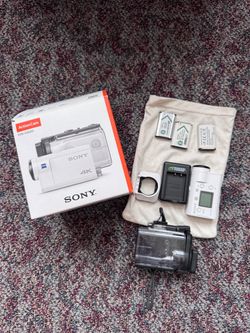 Sony FDR-X3000 4K Action Cam with Accessories