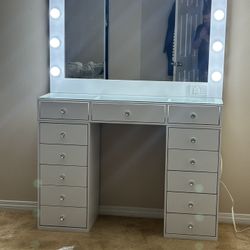 New Makeup Vanity Sets In Stock 