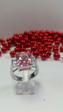 Size 8 Gold filled. RING.. SILVER TONE