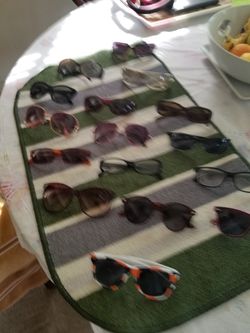 ASSORTED SUNGLASSES/PREADING GLASSES