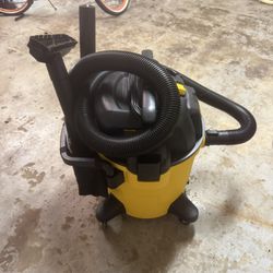 DeWalt Shop Vac 