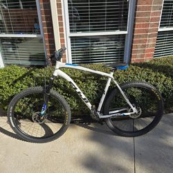 FUJI Nevada 29 — 29" 30-Speed Bike 29 Inch Bicycle Front / Rear Disc Brakes 23" Frame