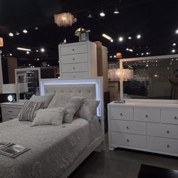4 PCS Queen Bedroom Set 