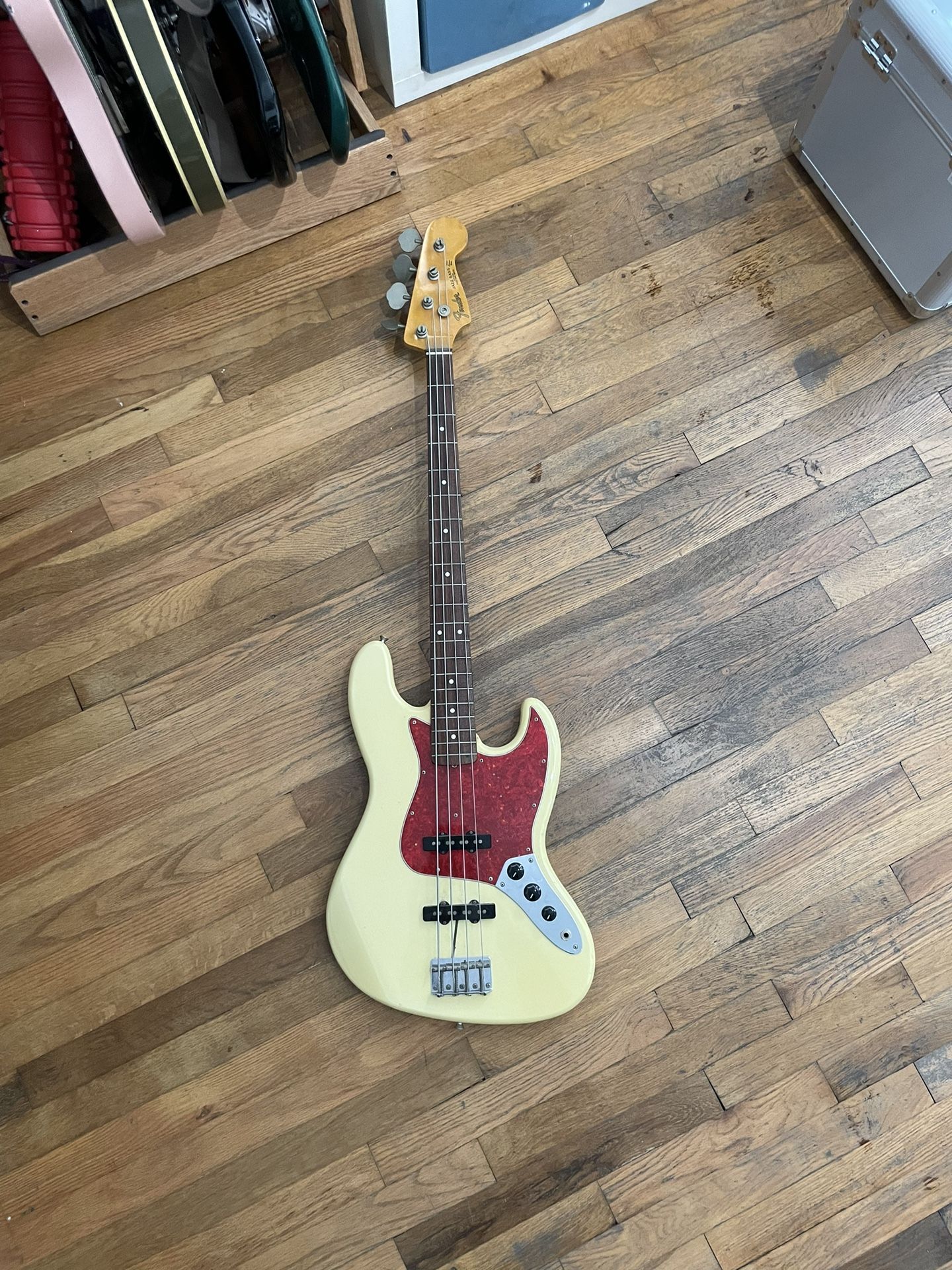 Fender Jazz Bass Guitar Made Crafted In Japan 62 Reissue