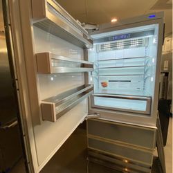Viking Refrigerator 36”Inch 3 Doors Bottom Freezer Panel Ready/Stainless Steel