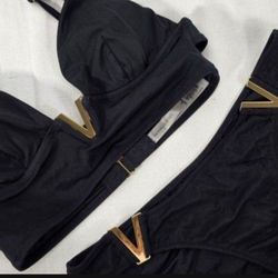 New Victoria Secret Black Bikini  NWOT.  Victorias Secret  Black Bikini Top/M  Padded Removable Pads Gold  Swim New and Bottoms - S.